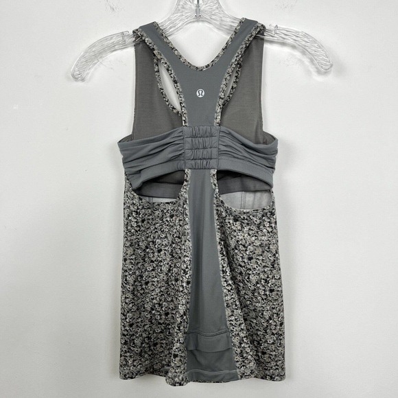 Lululemon Tone It Tank Top Size 2 Gray Fleur Silver Spoon Print w Build in Bra - Picture 6 of 10